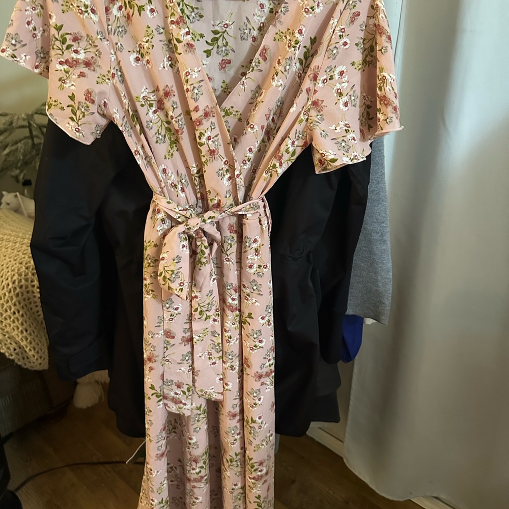 SHEIN Pink Floral Dress. Size Medium.